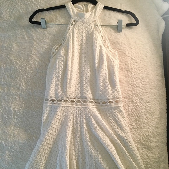 White dress - Picture 1 of 2